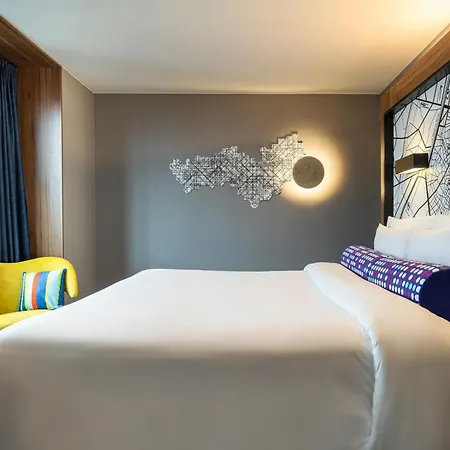Hotell Aloft Schuman 3*